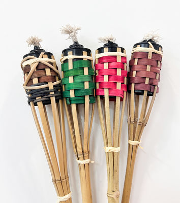 야외 장식용 검은 금속 픽 홀더와 함께 천연 대나무 티키 톱치